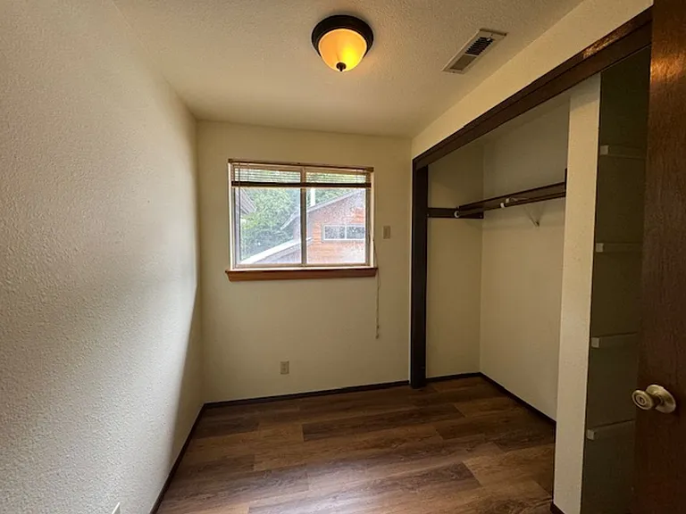 2437 Ridgewood Dr — Photo 24