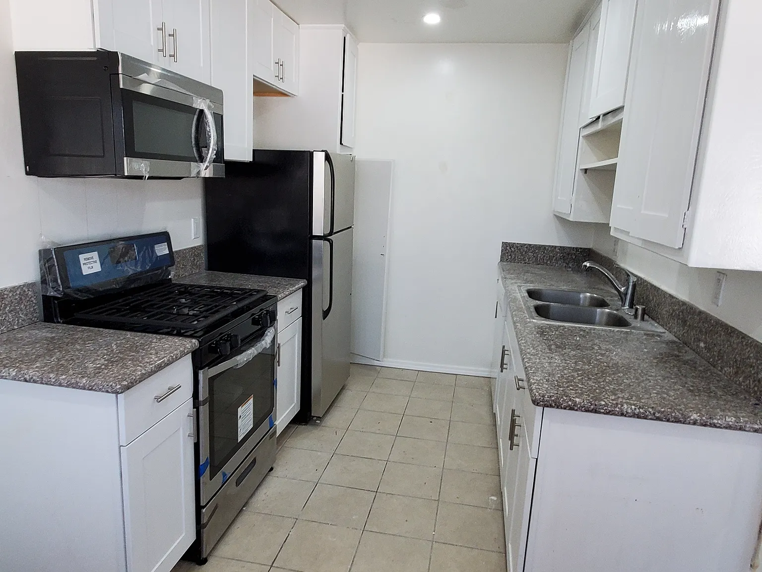 2 bed, 975 sqft, $2,495 — Photo 3