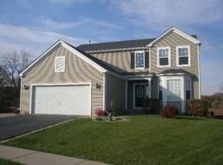 2321 W Cascade Cir, Round Lake, IL 60073