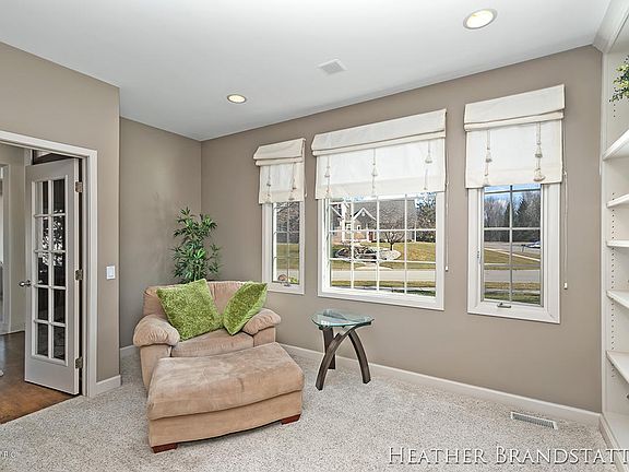 5th image of 9 S Bridgestone Ct NE