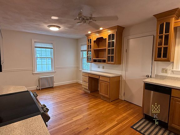 4th image of 24 Murray Rd