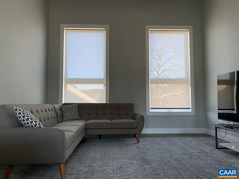 808 Elliott Ave — Photo 22