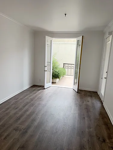 230 Hamilton Photo 1