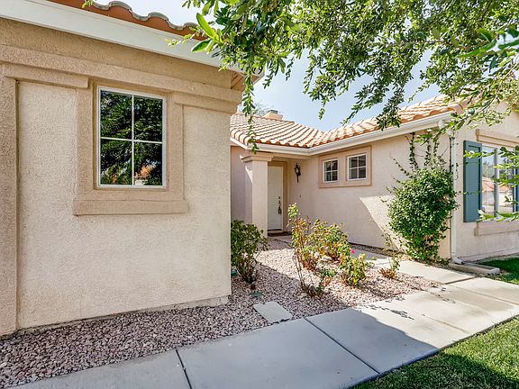 3rd image of 1219 Deer Horn Ln