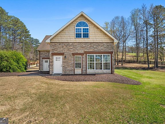 2nd image of 82 Lee Bone Rd