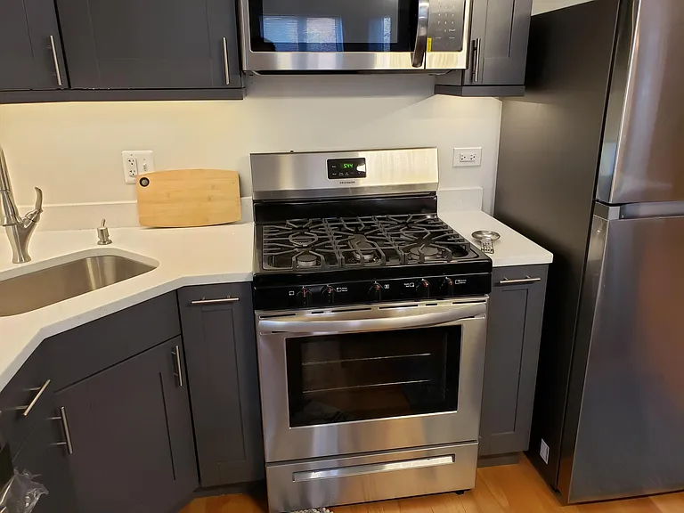 6558 S Greenwood Ave #2 — Photo 5