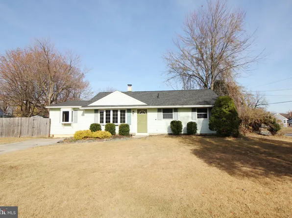 1125 Vivian Ct, Woodbury, NJ 08096
