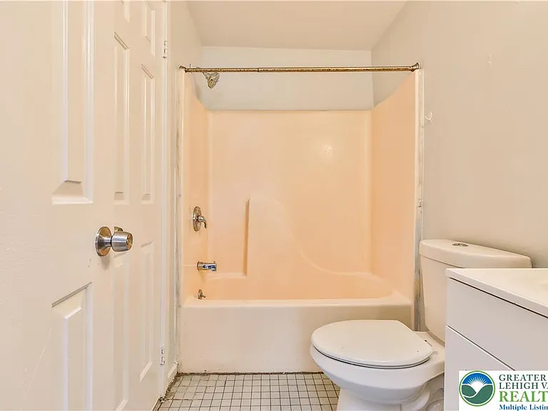 39 N 11th St #C — Photo 5