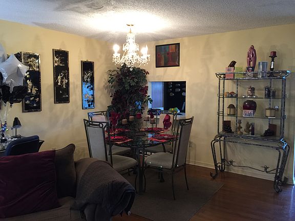 3rd image of 6291 Arlington Ct