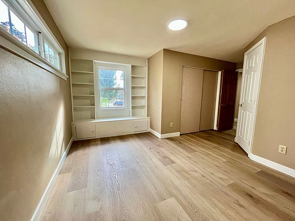 4th image of 15545 8th Ave NE #A