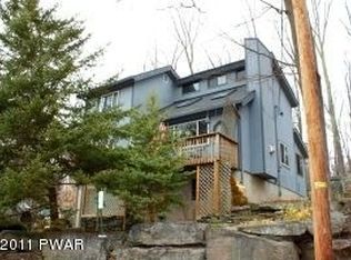 1026 Oakland Ln, Lake Ariel, PA 18436