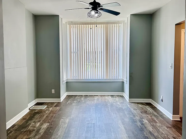 4613 S Emerald Ave #1 — Photo 4