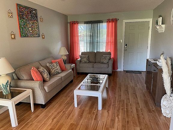 3rd image of 1002 N Caswell Ave