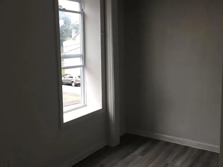 72 13th St #2 — Photo 9