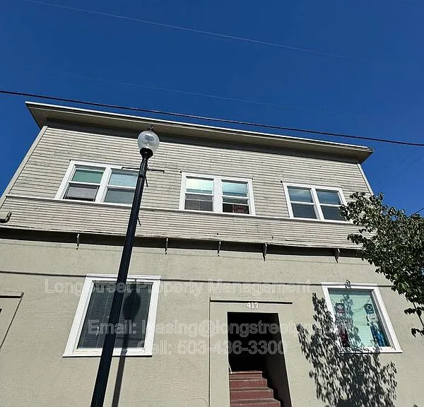 417 Lyon St SE #4 — Photo 1