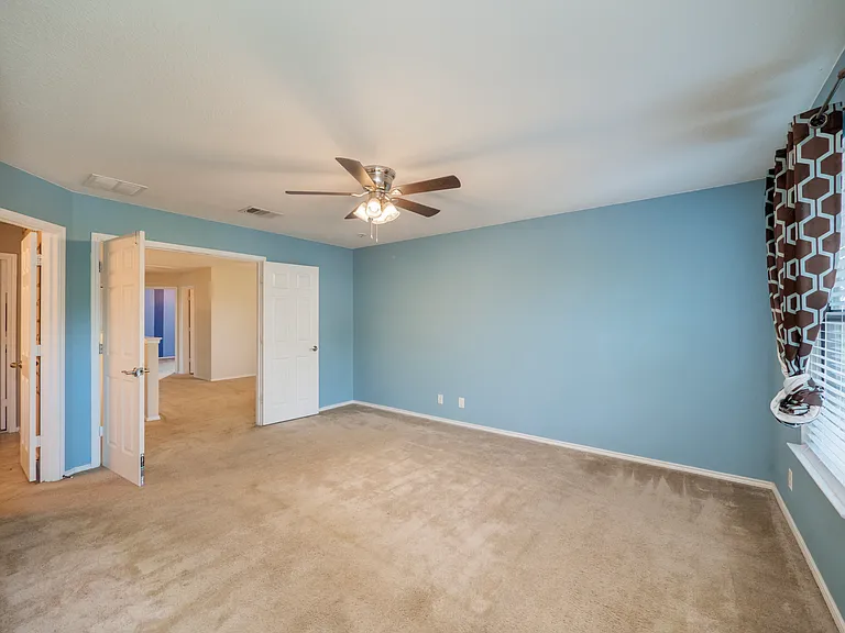 141 Clover Cv — Photo 26