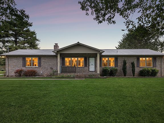 3rd image of 302 Lakeside Dr