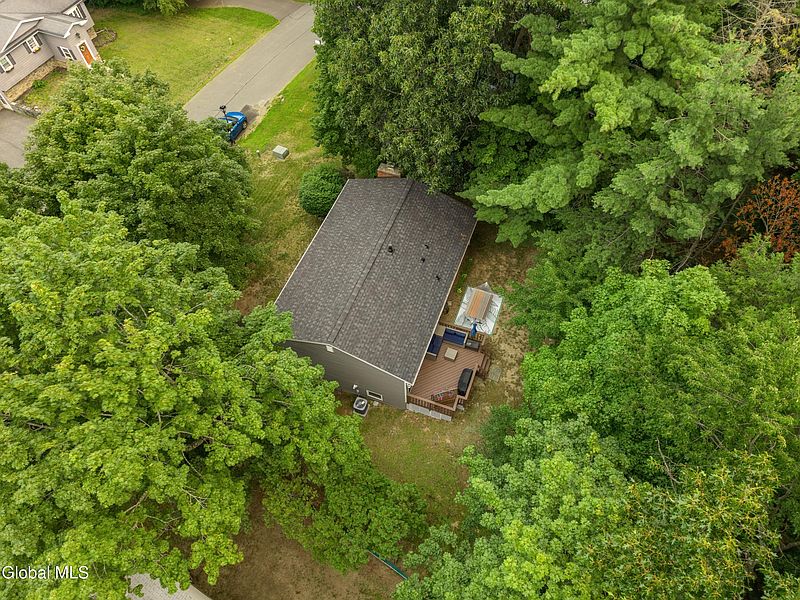 5th image of 19 Chinquapin Avenue