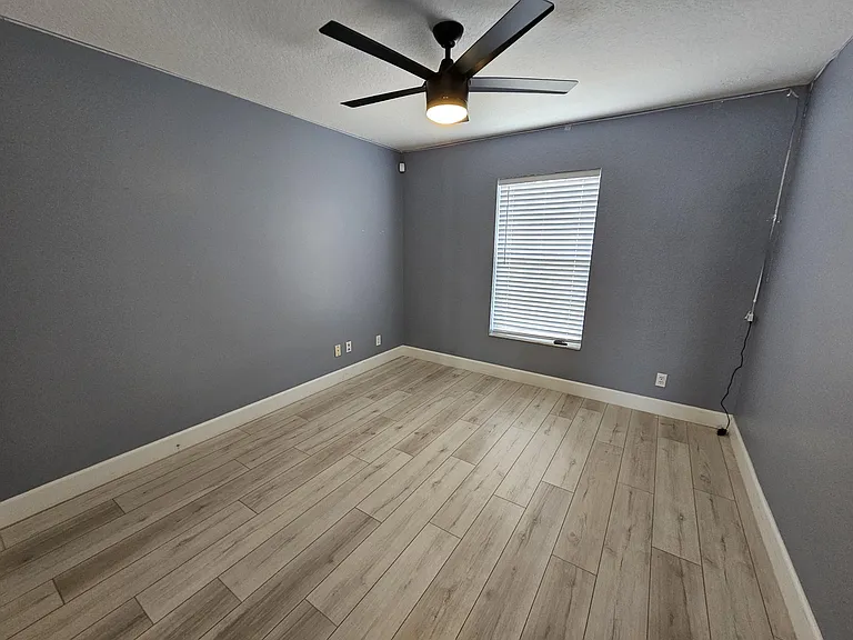 6131 Robinson St — Photo 13