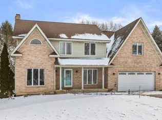 1202 Carey Dr, McHenry, IL 60050