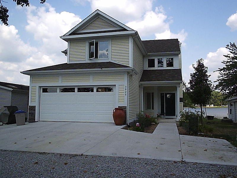 1st image of 3920 W Lakeshore Dr #57