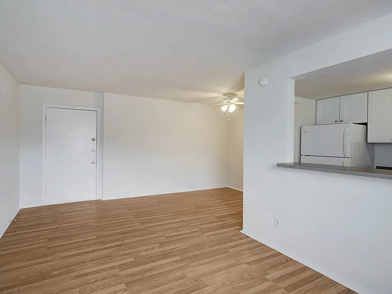 3407 Graustark St #14 — Photo 3