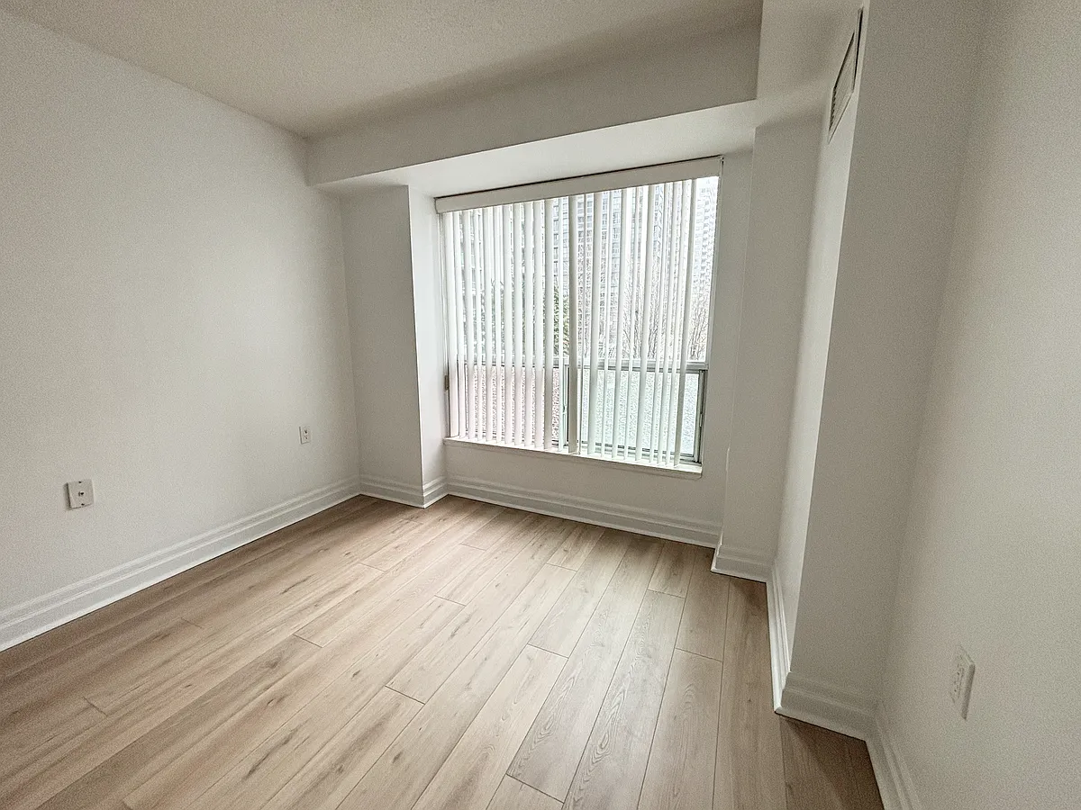 Building Photo - 21 Hillcrest Ave #206