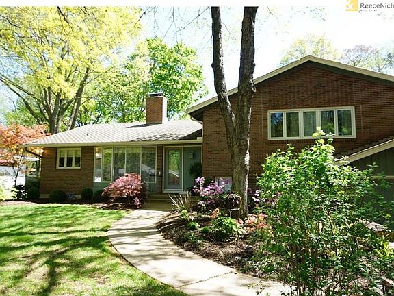 2nd image of 7925 Rosewood Dr
