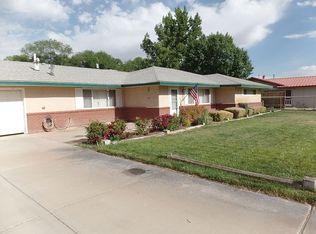 711 Green Acres Ln, Bosque Farms, NM 87068