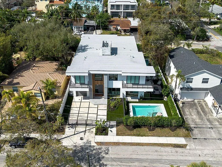 705 SW 8th Ter — Photo 49