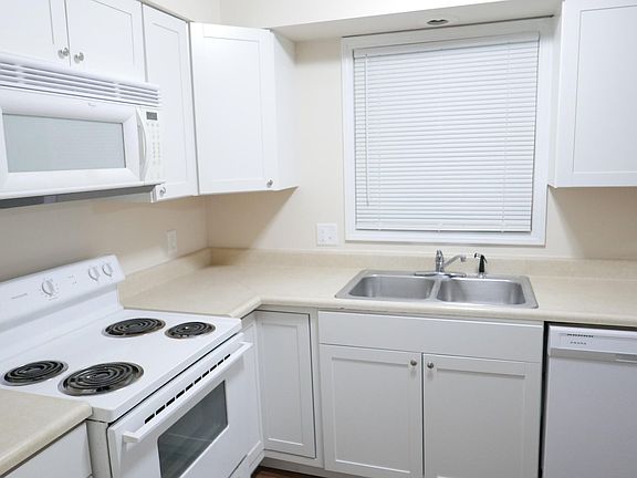 4th image of 1430-32 Huntington Ave #1430