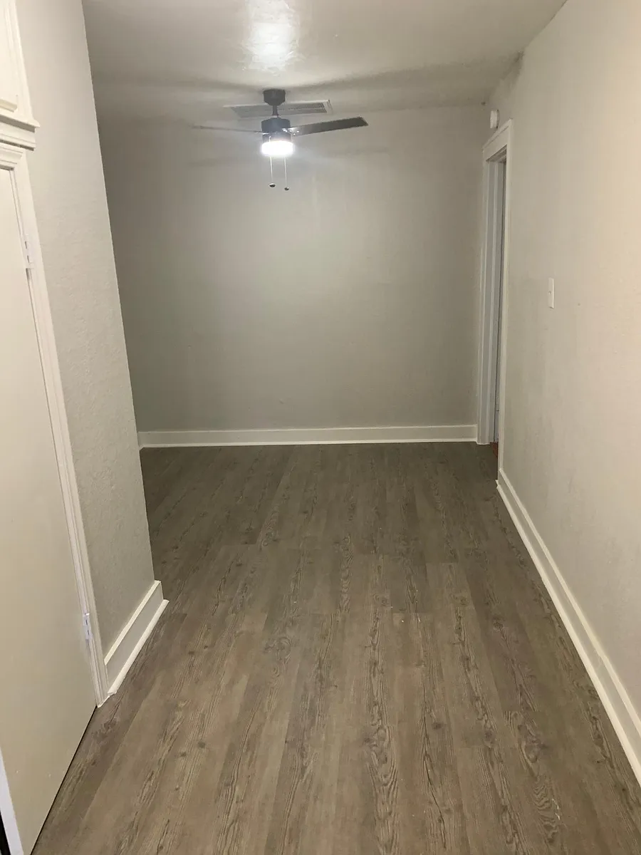 Building Photo - 3016 N Robinson Ave #5