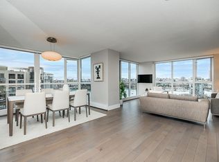 289 Drake St #1703, Vancouver, BC V6B5Z5