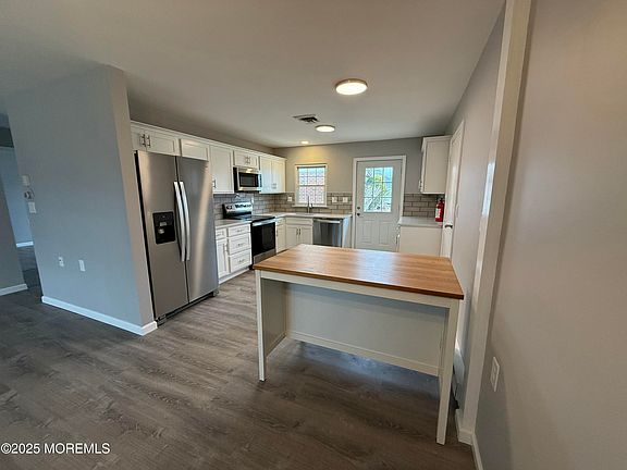 4th image of 1066A Argyll Circle