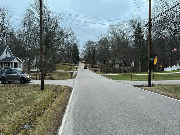 4th image of 3837 Baumberger Rd