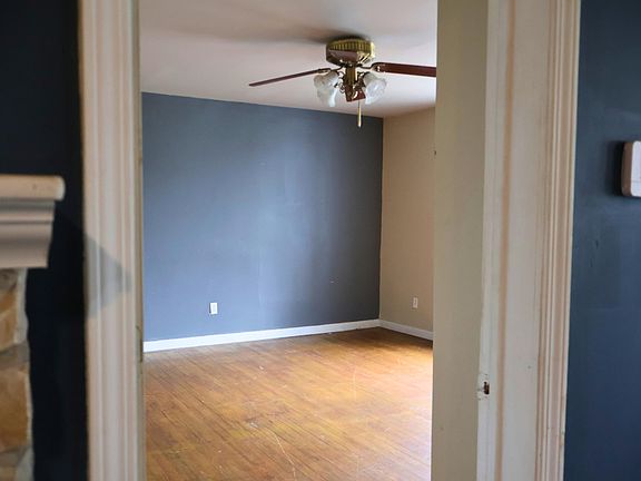 5th image of 308 Elm St