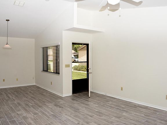 4th image of 3010 Sea Hawk Dr