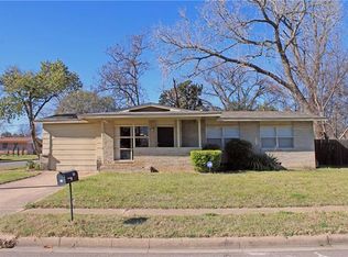 656 Pine St, Hurst, TX 76053