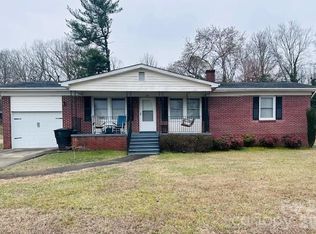 138 Longview Dr, Forest City, NC 28043