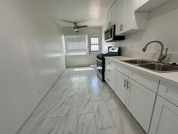3rd image of 10429 McVine Ave APT A