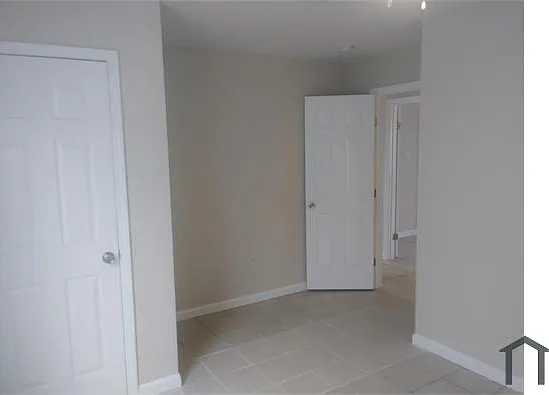 2 bed, $1,400 — Photo 4
