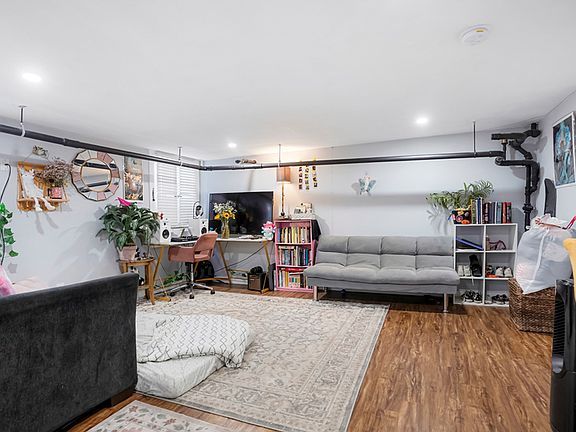 2nd image of 853 N Ogden St #5
