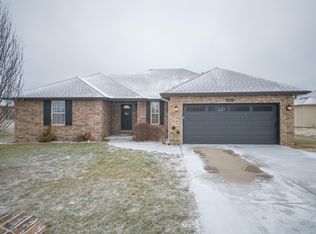 1656 N Mallard Dr, Nixa, MO 65714