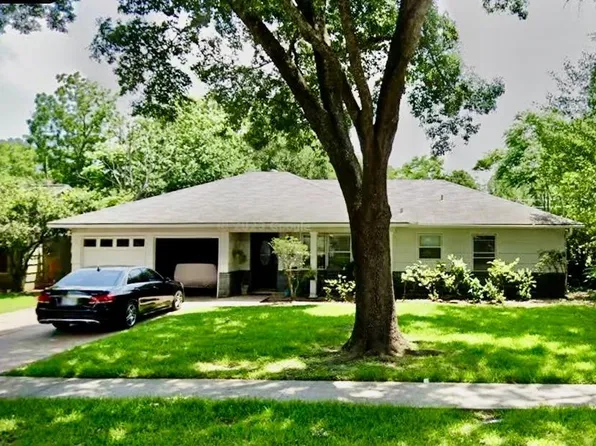 809 Woodstock St, Bellaire, TX 77401