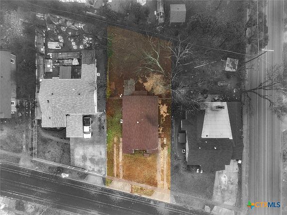 3rd image of 504 Blake St