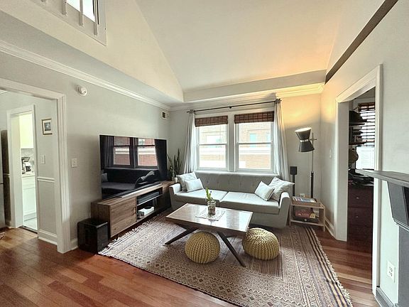 5th image of 706 N Washington St APT 302