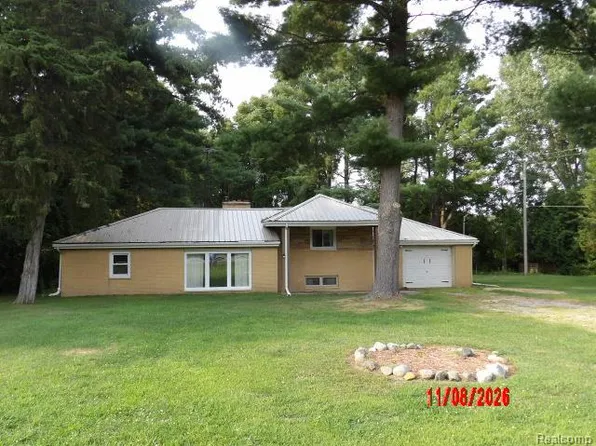 9384 Birch Run Rd, Millington, MI 48746