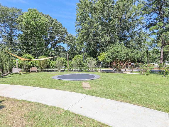 5th image of 101 Harriett Cir NE