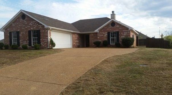 1st image of 135 Beechwood Cir