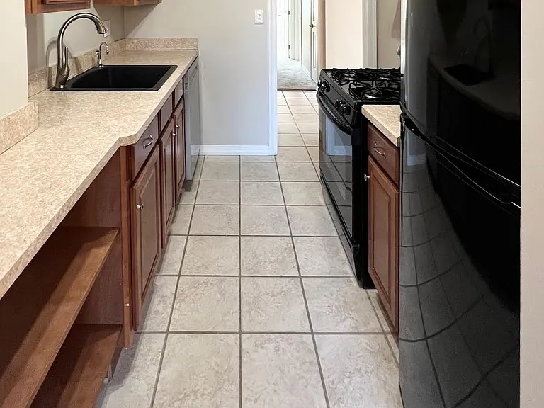 20301 Shelburne Rd #8B — Photo 5